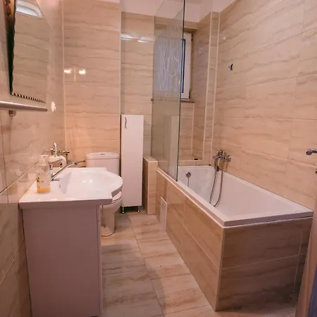 Apartament Tizi ナボダリ