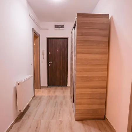 Apartament Tizi アパート ナボダリ